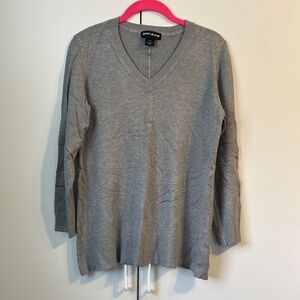 DKNY Jeans Gray V-Neck Sweater